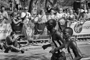 华体会手机在线-喀麦隆男篮在非洲锦标赛中奋勇争夺,实现历史性突破,喀麦隆篮球男孩